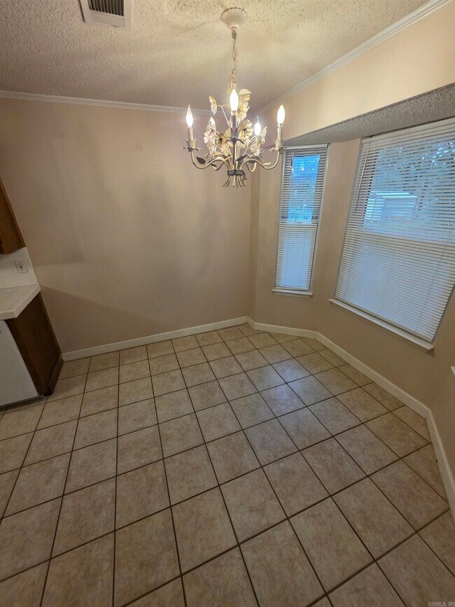 Building Photo - 8303 Pennwood Dr
