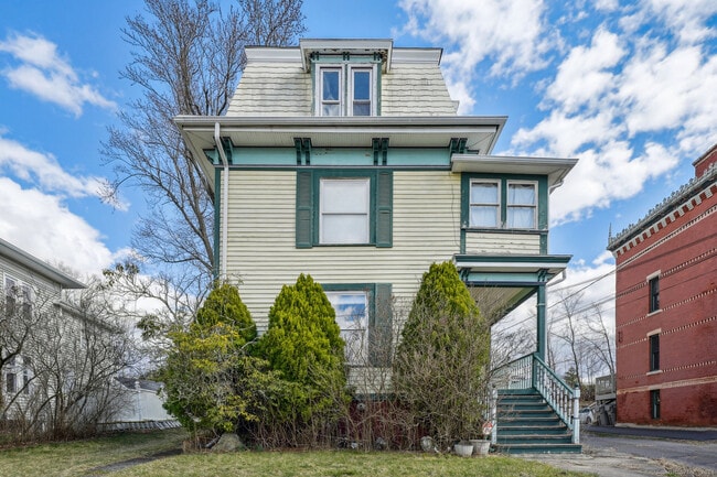 Building Photo - 34 Spring St