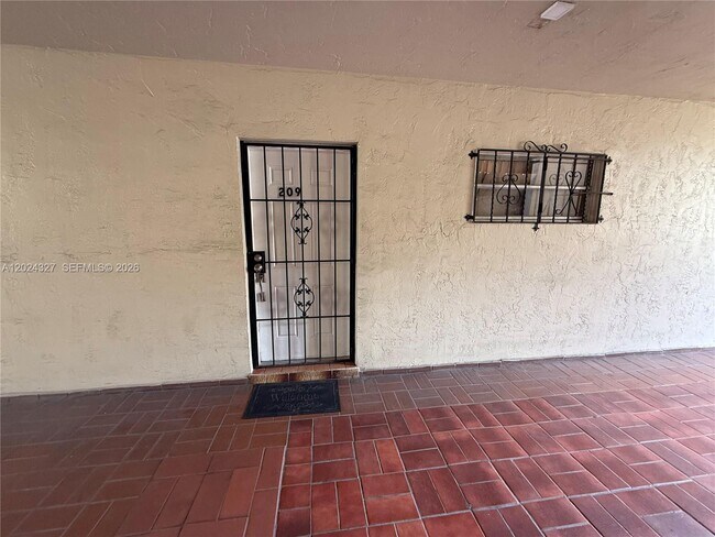 Building Photo - 6070 W 18th Ave