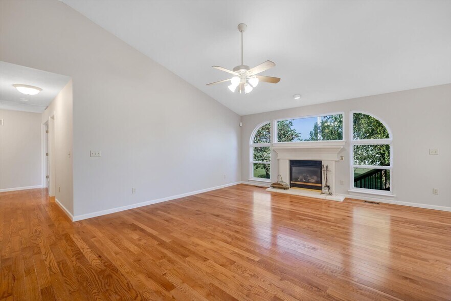 Building Photo - 1583 Briarchase Dr