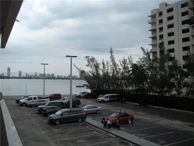 Building Photo - 7545 E Treasure Dr