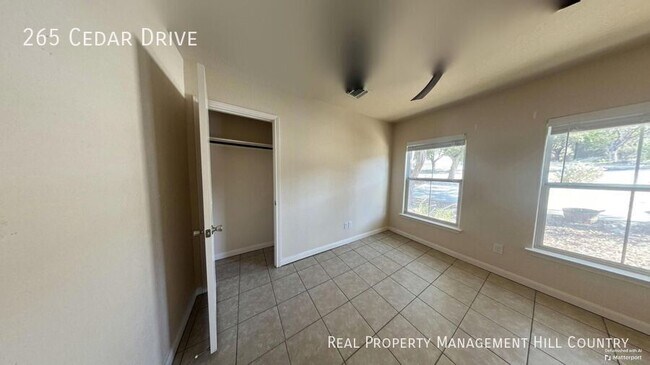 Building Photo - 265 Cedar Dr