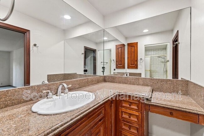 Building Photo - 38285 Oaktree Loop