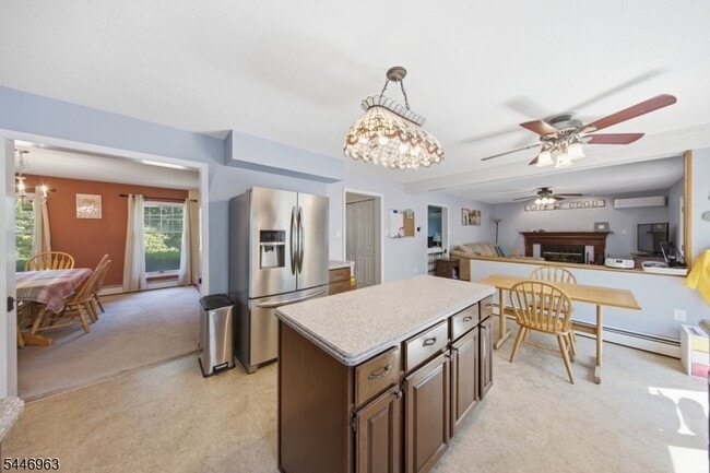Building Photo - 2057 Lakeside Dr W