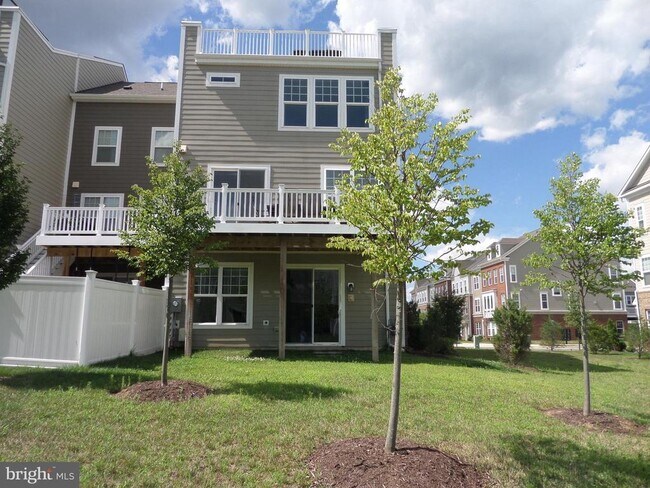 Building Photo - 42939 Running Creek Square