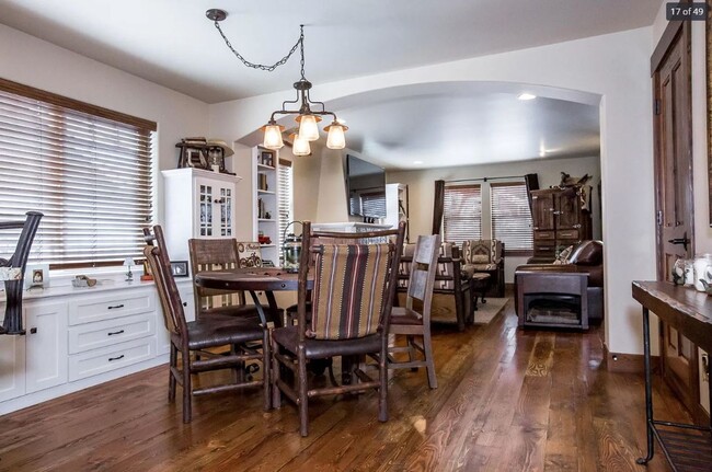 Building Photo - Beautiful Fully Furnished 4 Bed 3 Bath Home