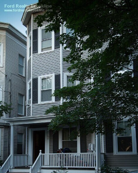 Building Photo - 102 Franklin St