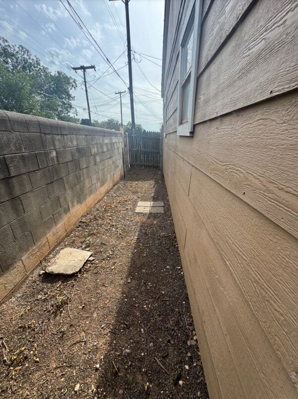 Building Photo - 1-Bedroom Home Close to Texas Tech!