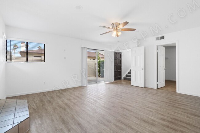 Building Photo - STUNNING 3BR Townhome with Garage, 1 BLOCK...