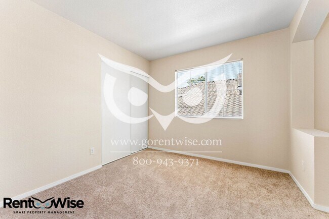 Building Photo - 406 Grenadine Way