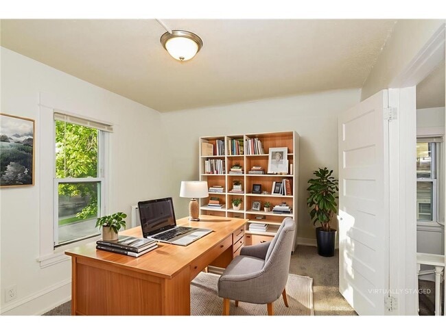 Building Photo - 250 N Irving Ave