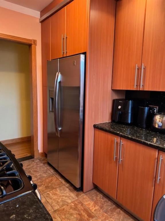 Building Photo - 1560 E 18th St