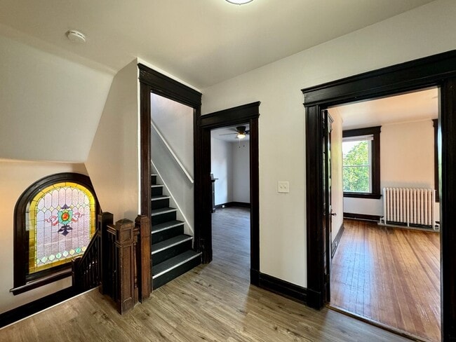 Building Photo - 301 W McMillan St