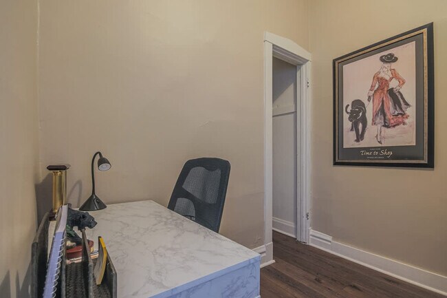 Building Photo - 839 Dunlop Ave