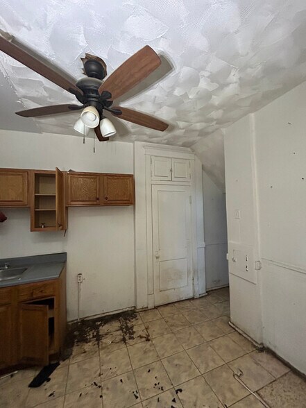 Building Photo - 5479 Claxton Ave