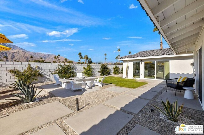 Building Photo - 945 N Buttonwillow Cir