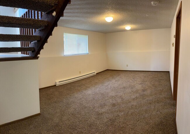 Building Photo - 1347