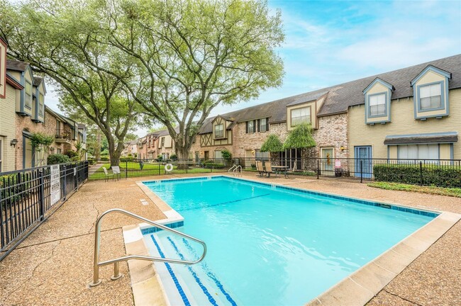 Building Photo - 14703 Barryknoll Ln