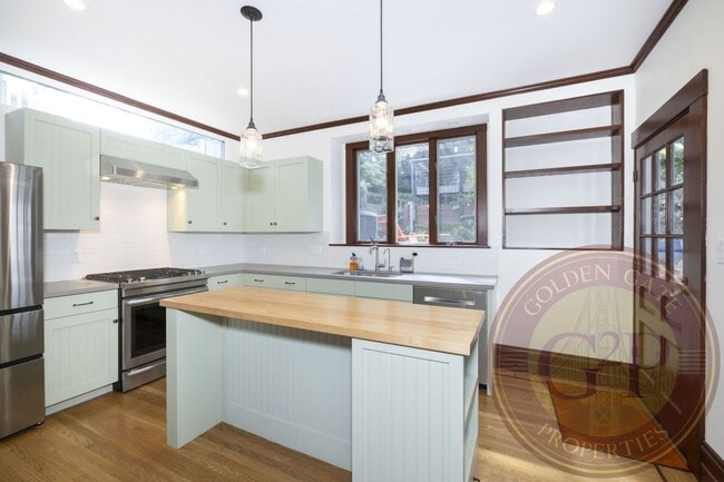 Building Photo - Potrero Hill - 3 BR, 2.5 BA House 1,388 Sq. Ft. - 3D Virtual Tour, Large Private Yard