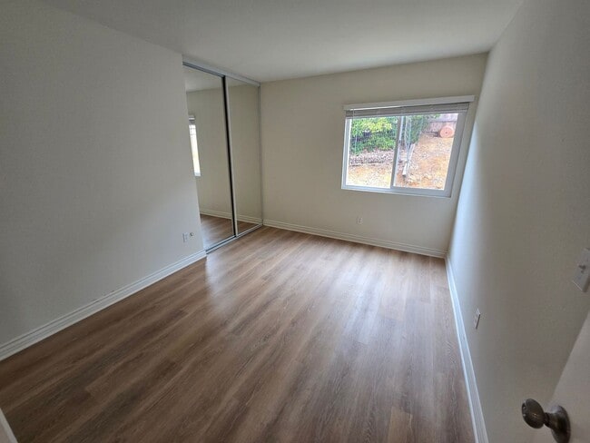 Building Photo - Rancho Penasquitos 2-story. 4 br., 3 ba.