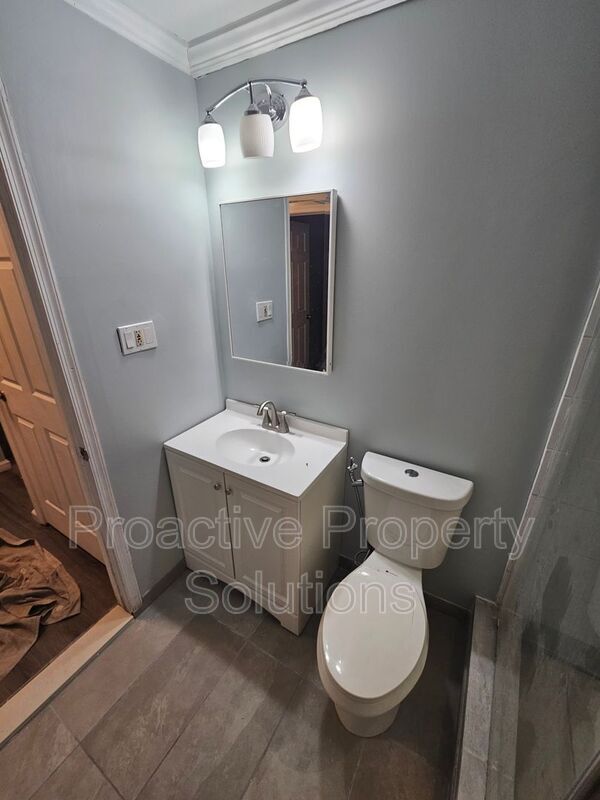 Building Photo - 5228 Hummingbird Dr