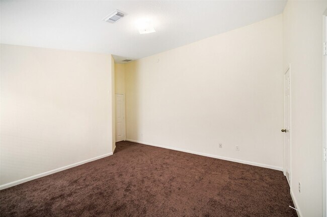 Building Photo - 315 Brushy Glen Dr