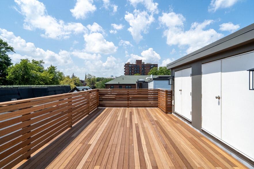 Building Photo - 128 Longwood Ave