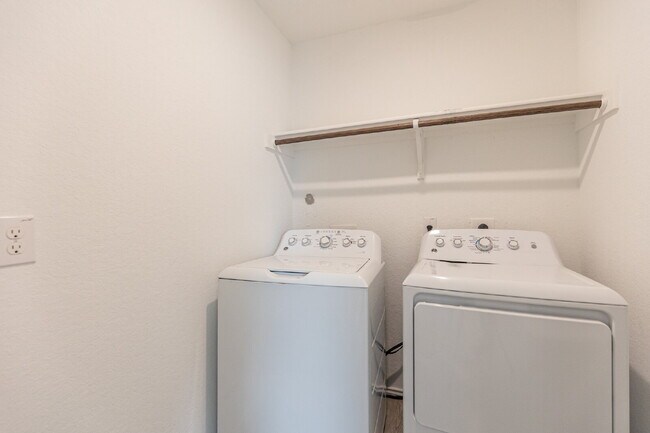 Building Photo - 331 Ambush Ridge