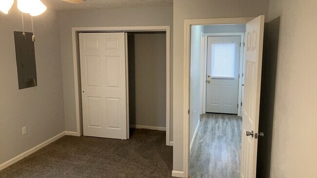 Building Photo - 2025 Culver Ave