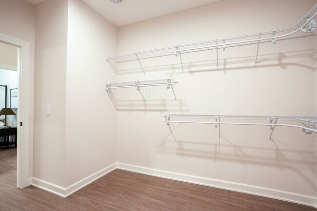 Building Photo - 3 Bedroom Twin Home With Extras