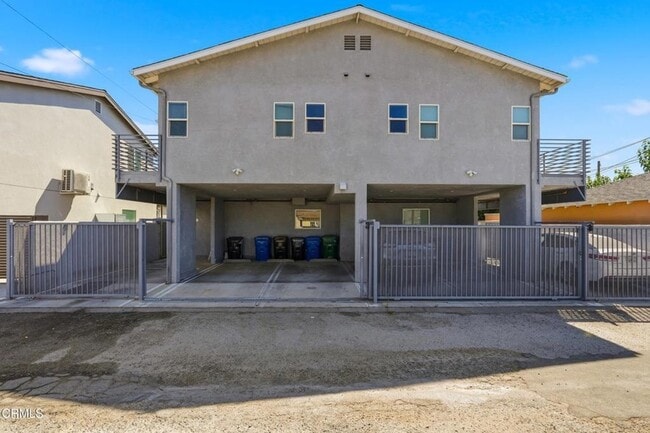 Building Photo - 6721 1/2 Vineland Avenue Unit