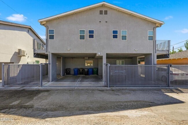 Building Photo - 6721 Vineland Ave