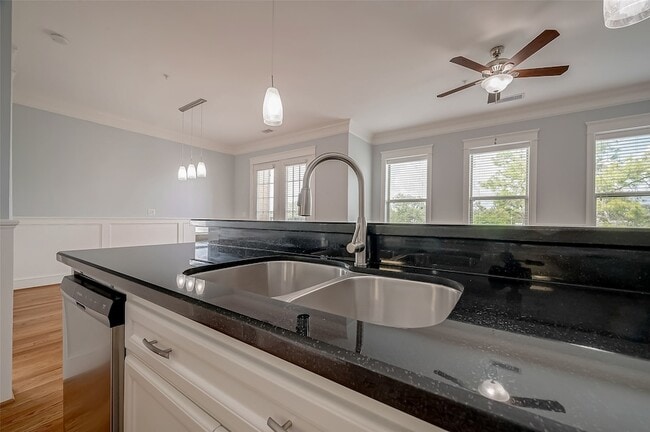 Building Photo - 2802 Morrison St