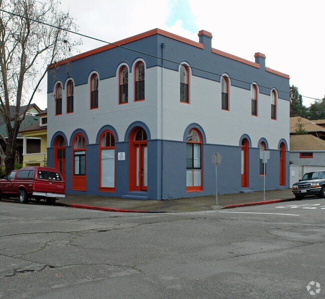 Primary Photo - 621 E St