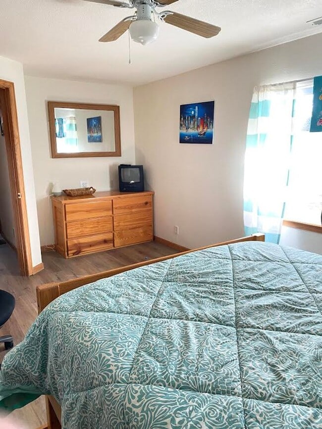 Building Photo - Beautiful 5 Bed, 4 Bath Home in D-12, Minutes from Ft. Carson, Shopping and Downtown