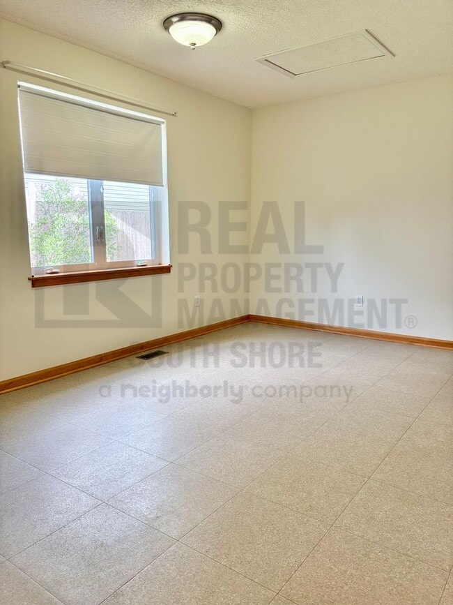 Building Photo - Energy-Efficient 3 Bed / 2 Bath Home with Solar + 2-Car Garage