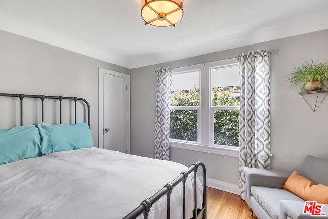 Building Photo - 2630 S Bedford St