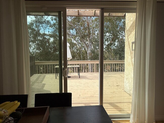 Building Photo - Beautiful 3BD/3BA Townhome in Carlsbad