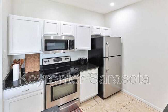 Building Photo - 4802 51st St W