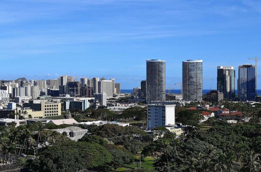 Lanai View - 824 Kinau St