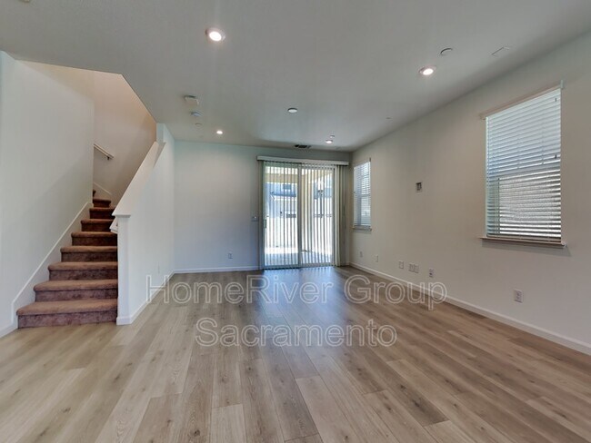 Building Photo - 1169 Knox Way