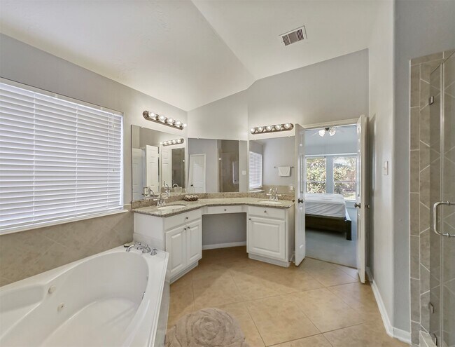Building Photo - 8214 Garrison Point Dr