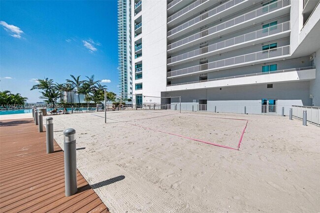 Building Photo - 888 Biscayne Blvd