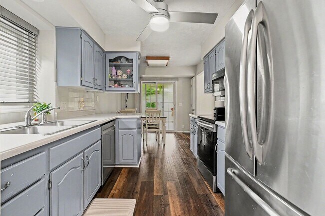 Building Photo - 302 Prospect Dr