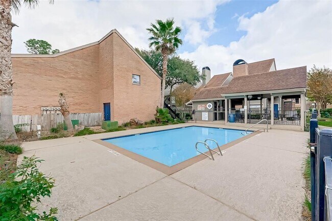 Building Photo - 6601 Sands Point Dr