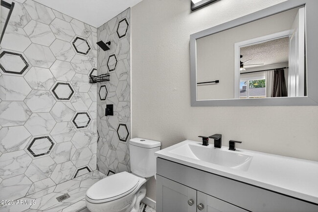 Building Photo - 1339 N 44th St