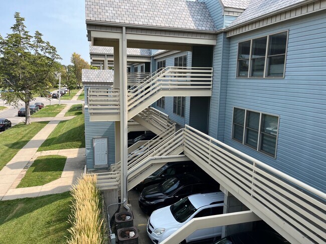 Exterior - 627 Iowa Ave
