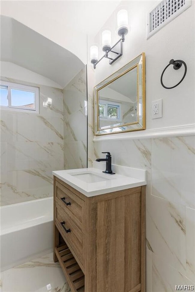 Building Photo - 5100 Kingwood Dr