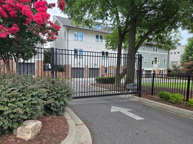 Building Photo - 2500 Marshall Pl