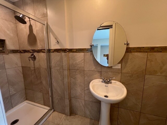 Building Photo - 14935 W Old School Rd